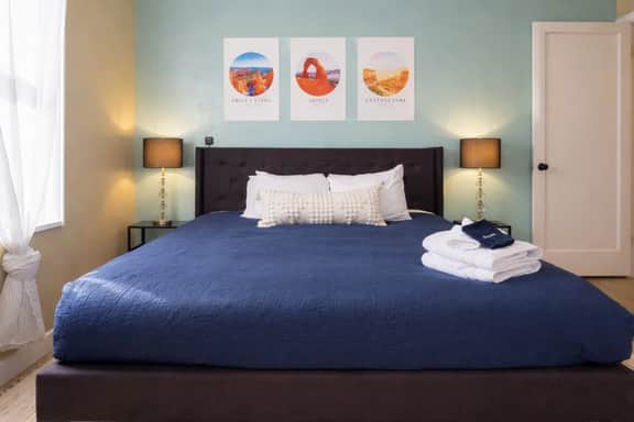 Retreat w/ Private Entrance | Zion Area | Hot Tub | Seasonal Splash Pool