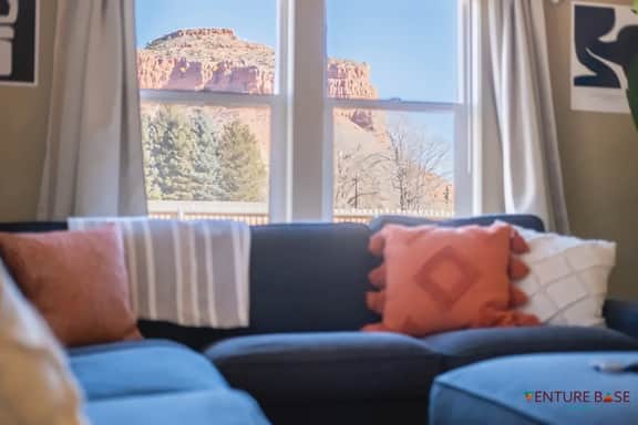 Retreat w/ Private Entrance | Zion Area | Hot Tub | Seasonal Splash Pool