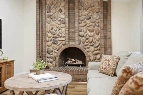 Saddle House with Saloon | Hot Tub | Fireplace | Ideal Ski Location