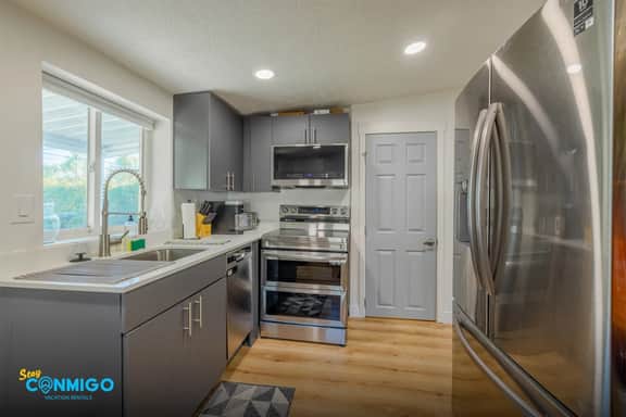 Silver Suite + Near Downtown