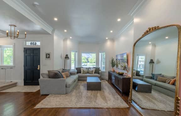 Stay at a Lovely Victorian home -Great Godfrey - Pets allowed|Hot Tub|Office|EV Charger - Image 2