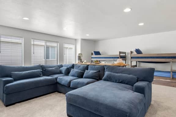 Valley Views | Walk to Marina & Town | EV Ready