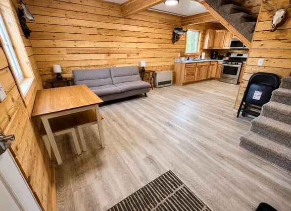 The Bait Box - Cabin 6+Grill|Close to Fishing - Image 4