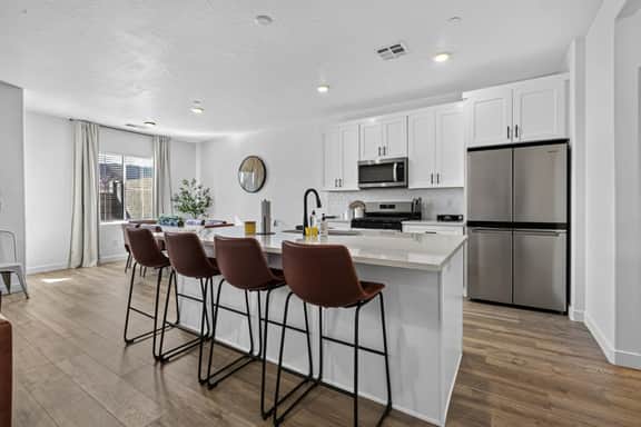 Near Zion & Sand Hollow | 3 King Suites + Pool - Image 4