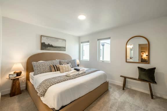 Family Townhome Near SLC | King Suite & Balcony - Image 3