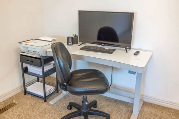 SLC Relocation Home | Workspace & Elevator - Image 3