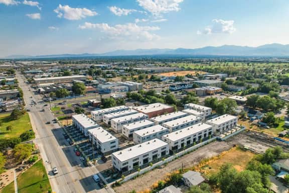 SLC Area Townhome | King Suite & Private Balcony - Image 2