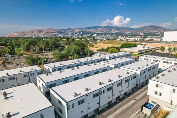 SLC Area Townhome | King Suite & Private Balcony - Image 5