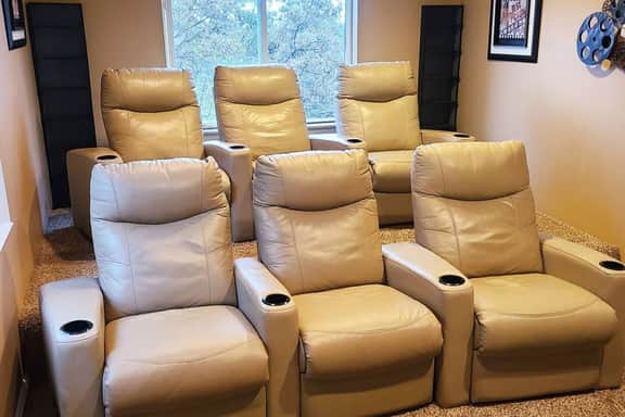 Large Draper Retreat | Hot Tub, Theater & Views - Image 2