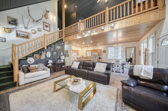 Bill's Island Hideaway | Tranquil Escape with Hot Tub, Trailer Parking & BBQ Grill & 4th Bonus Bedroom in Loft