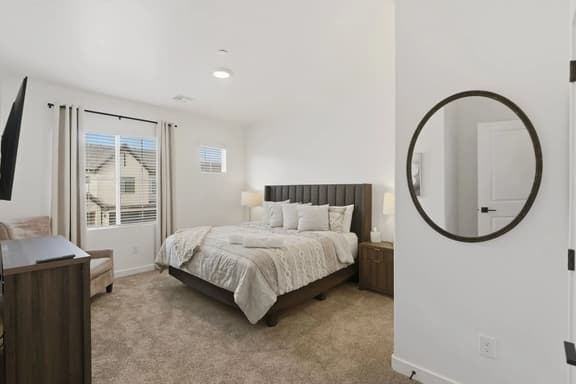 Budget-Friendly Near Zion | Comfortable | Clean - Image 1