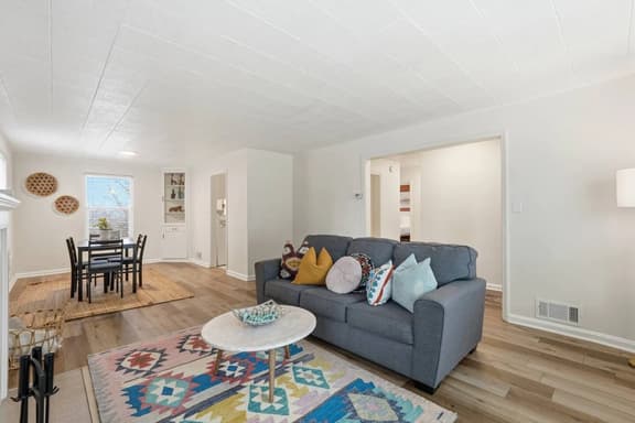 Downtown Comfort | 5 Min Walk + Near Ski Resorts