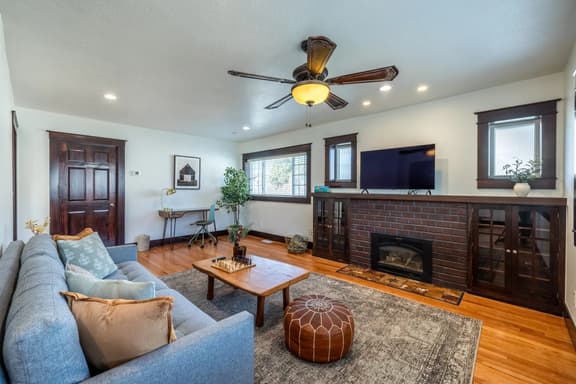 Hollander Heritage House | 2BR + Yard + Air Hockey Table + Pets