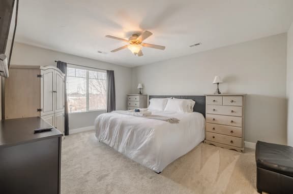 Luxury Living: Stunning Home by Oquirrh Mountain & Temple