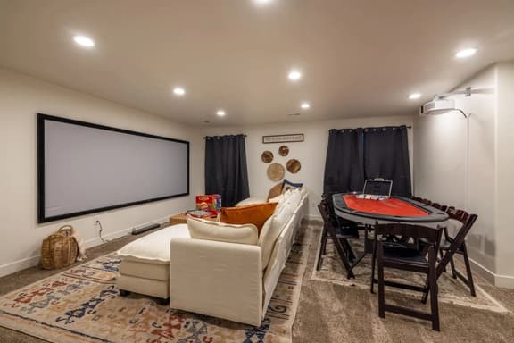 Meeting Place | Sleeps 17+ | Hot Tub & Theater Room