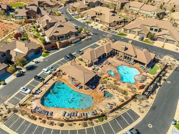 Modern Townhome | Pool, Hot Tub, Golf Nearby - Image 1