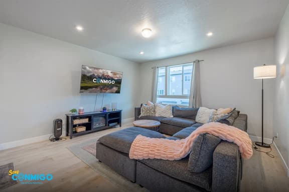 Newly Built Chic Utah Valley Gem l Theo