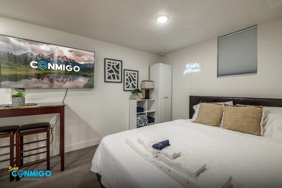 Silver Studio Oasis | Pet-Friendly Getaway Near Airport & Downtown Vibes