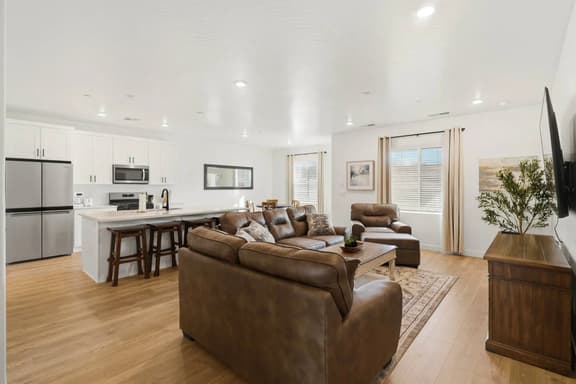 Zion Home | Budget & Group Friendly | In Home Gym