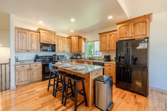 SLC Relocation Home | 2BR, Workspace & Elevator - Image 1