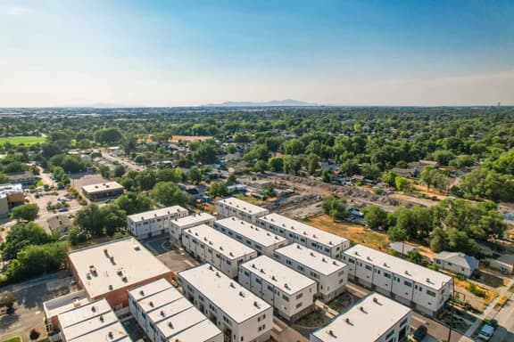 SLC Area Townhome | King Suite & Private Balcony - Image 1