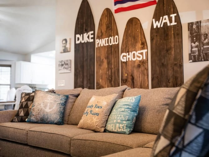 Duke's Hawaiian Surfer Haven